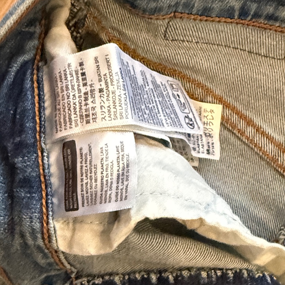 Levi's Women’s  Ribcage Straight Jeans - Picture 9 of 10